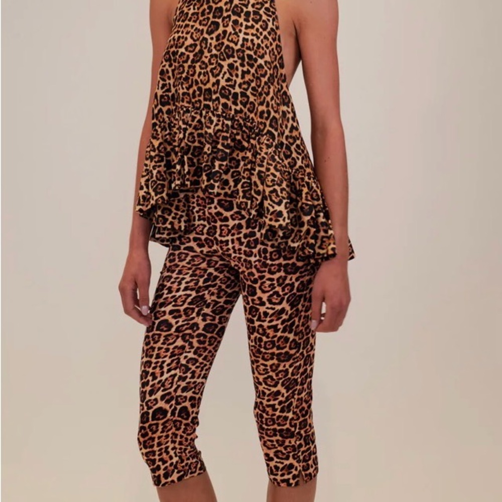Azeeza Shreya stretch CDC Leopard Print Women's Capris